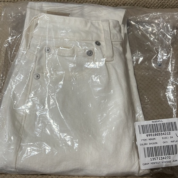 Madewell The Curvy Perfect Vintage Jean in Tile White ND629 - Picture 4 of 7